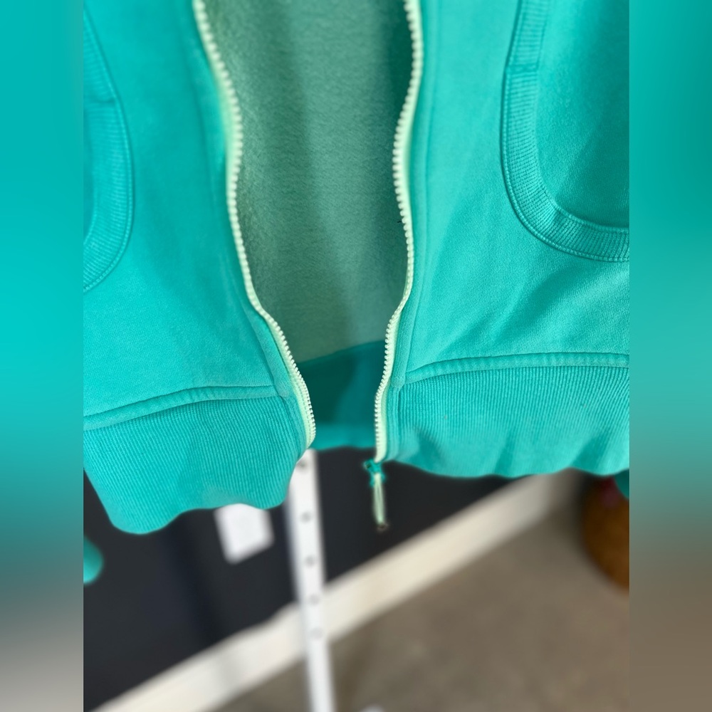 Lululemon athletica. Like new. Excellent condition - Picture 3 of 16